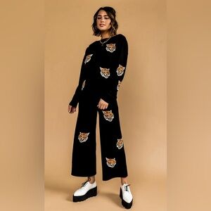 DRESSEDINLALA 2 piece tiger matching set NWOT